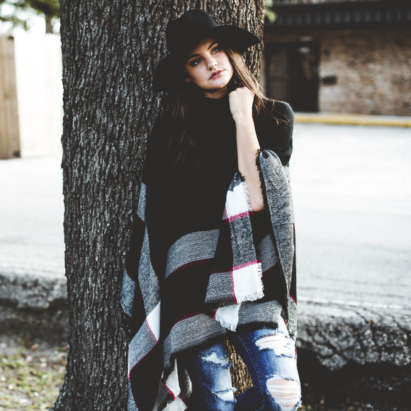 Black Plaid Poncho - Picture 2 of 2